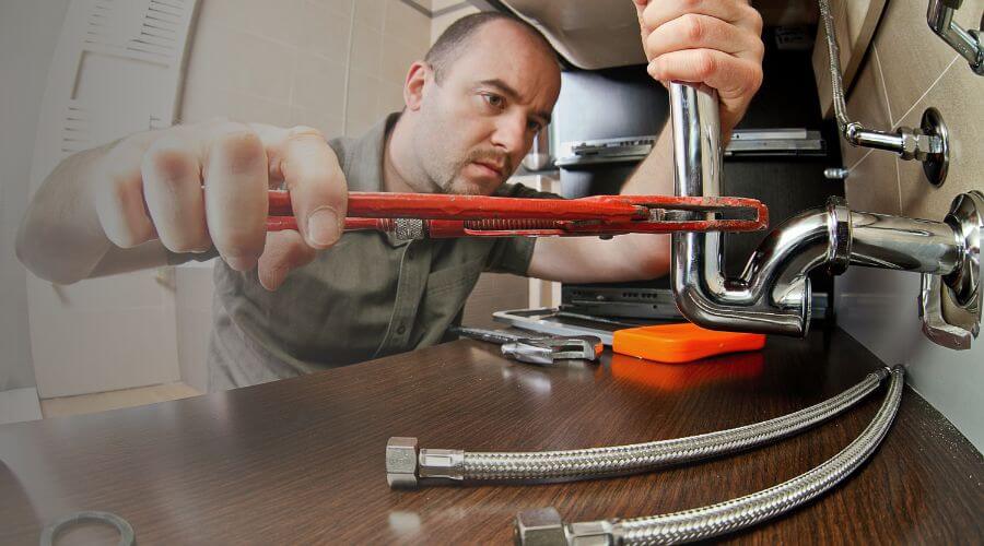 Expert burst pipe repair services in Lithopolis, OH
